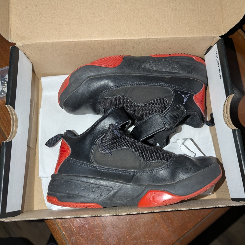 Jordan Kids' Sneakers in Black and Red